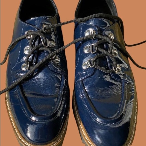 Donald Pliner Women's Navy Brogues